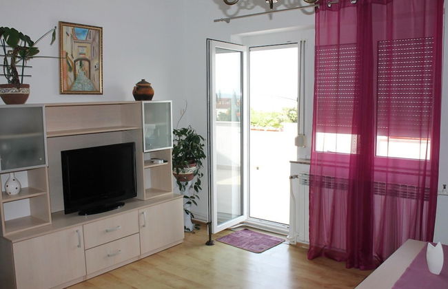 Serene Sea View Krk Apartment With Balcony - Photo 7