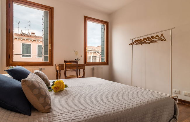 Venezia Spirito Santo Canal View - Photo 12