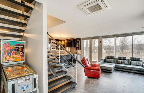 Road America Retreat Modern Villa with Garage! - Foto 4