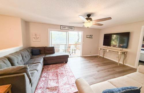 Lakefront 4BD2BADockGrillDecksFirepit-12PP - Photo 13