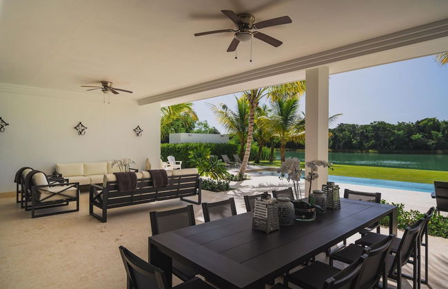 New Lake Front Villa in Golf and Beach Resort - Photo 12