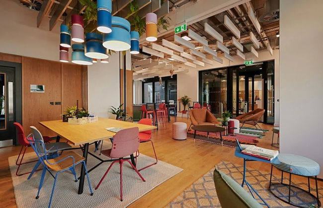 Student Only The Loom - Photo 3