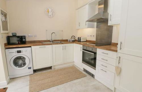 The Old Stables - Pet-Friendly Stay Near Ruthin Castle with Parking - Photo 14