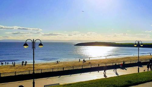 Barry Island Beachfront Apartment - Stunning Bay Views and Private Parking - Foto 3
