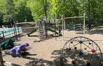 Cozy Cabin at Poconos With Hot Tub and Fire Pit - Foto 35