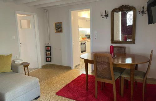 Peculiar Garden Apartment - Photo 23