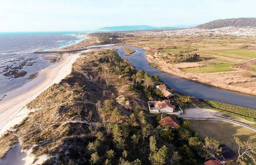 4 bedroom Luxury Villa - riverside & beachside - Foto 11