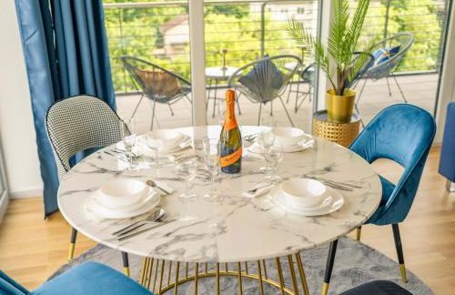 River Lux Loft - 5min to HBF - Photo 13