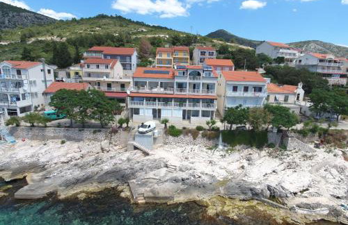 Superb Beachfront Luxury Seaview with Private Beach - Photo 14