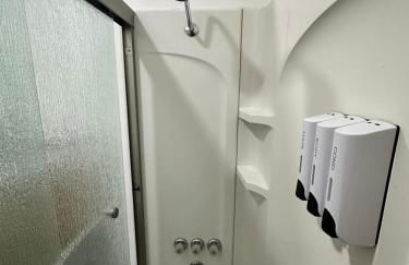 #1 - 5BR 1BA - Unit A - Private Entire Home - WiFi - Foto 10