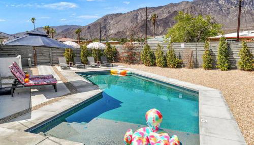 Whimsical Oasis Retreat by Rather Be Properties - Foto 3