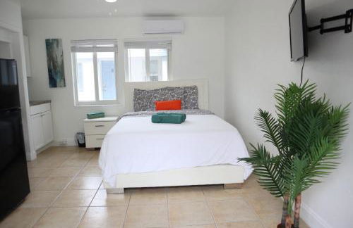 Singer Island Inn Studio/ Walk to the Beach - Foto 16