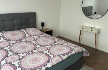 Vaste appartement avec parking gratuit, borne dispo et espace de travail - Foto 15