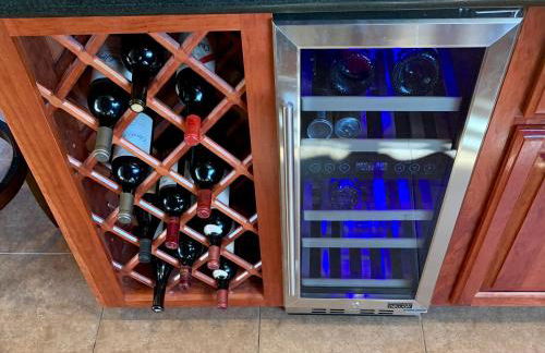 Stunning 3,400 sq ft Lake House w Boat Dock, Sauna, Steam Shower, and More - Foto 5