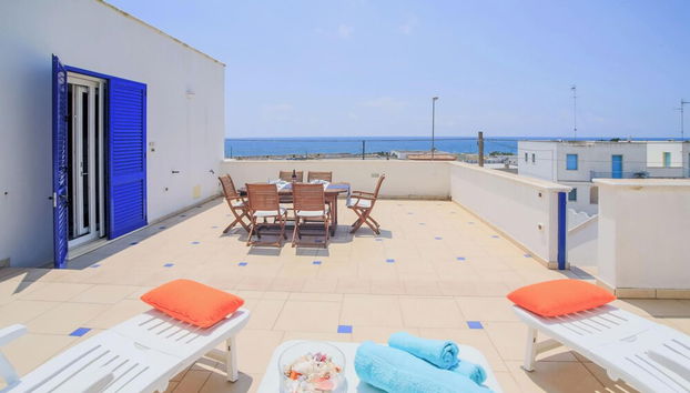 Penthouse Azzurra Sea View Near Beach - Happy Rentals - Foto 2, Imagen principal