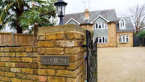 5 bedroom 3 bathroom house - Lyne Chertsey - Foto 2