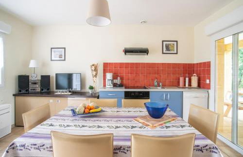 Alluring Holiday Home in Largentière with Pool - Foto 6