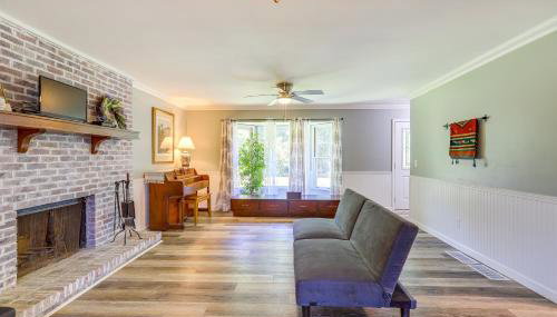 Dog-Friendly Fayetteville Home with Fenced Yard! - Foto 4