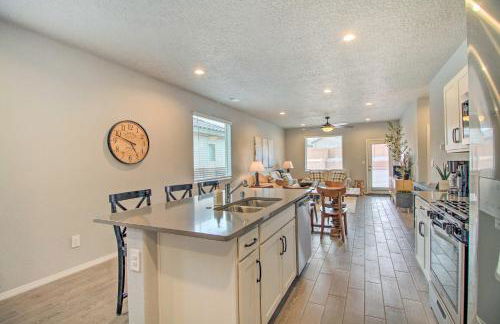 Family-Friendly Rio Rancho Home Near Old Town - Foto 10