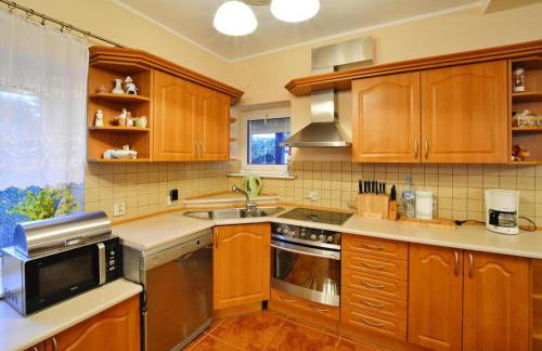 Comfortable lakeside house, private garden - Foto 9