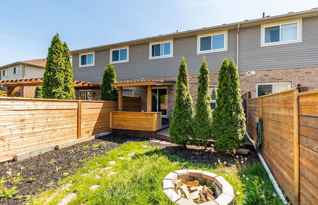 GLOBALSTAY. Modern 3-4 Bedroom Town - Photo 49