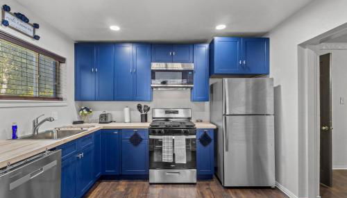 5BR Historic Home 5 min to Downtown Dallas with Large Balcony, 2 Dining Areas, 3 Fireplaces & Soaking Tub - Foto 4, Other