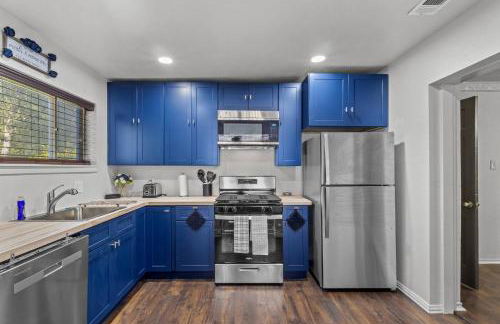 5BR Historic Home 5 min to Downtown Dallas with Large Balcony, 2 Dining Areas, 3 Fireplaces & Soaking Tub - Foto 4