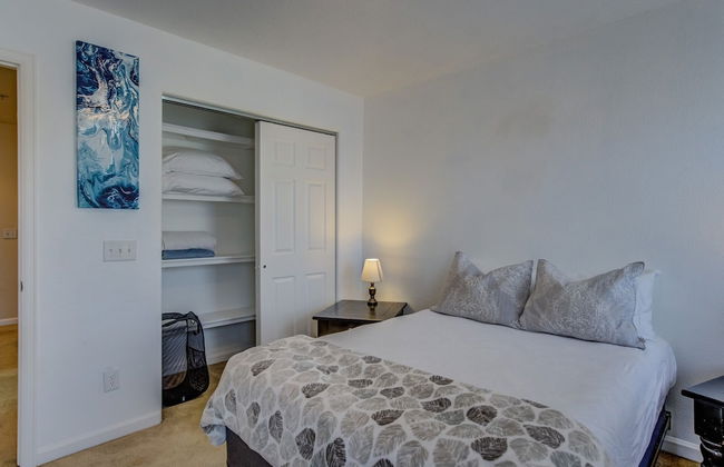 Urban Practicality! 3 Beds, Patios & Dog Friendly - Photo 5