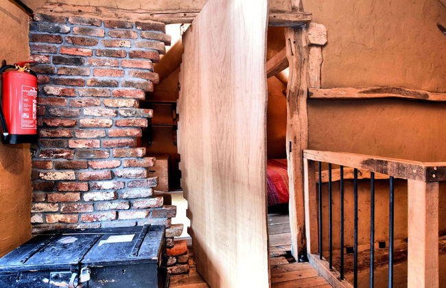 Relaxing Retreat Near Forests - Photo 7