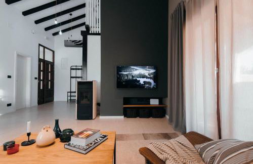 Cozy country home with heated outdoor pool - Photo 29