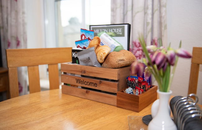 Milton House Studio Apartment Suites - Photo 68