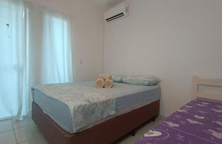 Apto 1 Quarto com Varanda e Estacionamento perto da praia - Foto 9