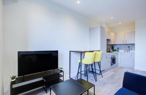 Hybrid Resi - London, Sutton, Free car or van parking - Foto 57