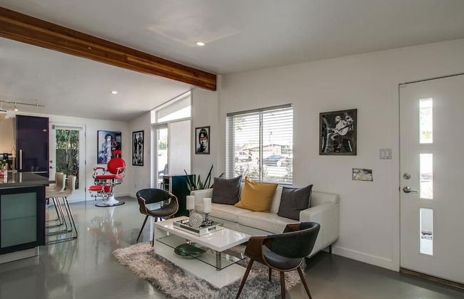 Mid-century Modern W/backyard Oasis, Putting Green - Foto 2