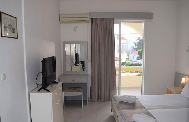 Lefteris Spacious APT Near Ialysos Beach - Foto 3