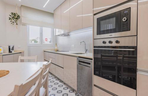 Modern 2BR Apt with Patio & AC - 0E - Foto 2