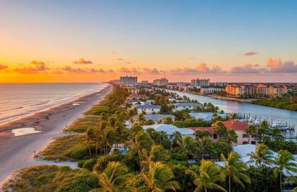 Sunny Oasis Near the Beach with 4BR and 3BA Pool Home - Foto 33