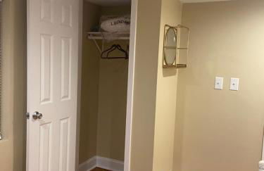 Modern 3-bedroom, big fence yard, Pets stay free - Foto 17