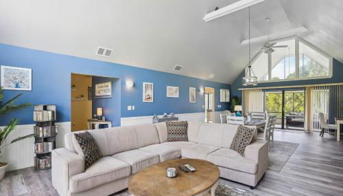 Luxurious Florida Home with Pool and Canal Access - Foto 5