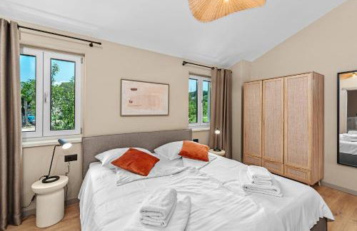 Beeindruckende Villa mit Panoramablick, Privatpool, Tischtennis, Tischfussball, Spielplatz, Babybett - Foto 20