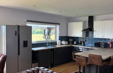 Luxurious, Unique & Elegant Cottage with Hot Tub - Foto 3