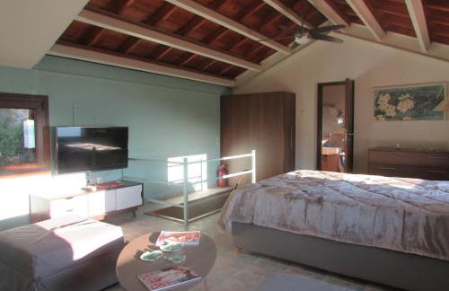 Το Σπιτι με την Σπηλιά - Foto 30