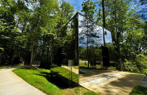 Couples Mirror Cabin- Reflections at Valley Bear Farms Resort - Foto 7