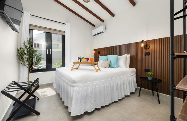 Brand NEW 3br2ba w Private Pool Amazing Location - Foto 7