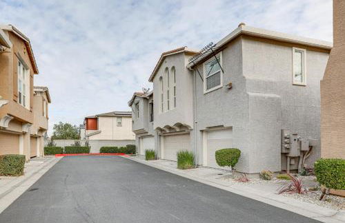 Extended-Stay Ready! Elk Grove Unit with Pool Access - Foto 28