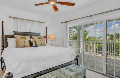 Oceanside Manor- Expansive Waterfront Pool Home, 30' Dock - Foto 33