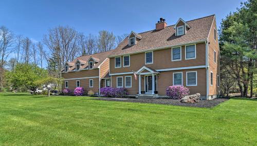 Stylish Studio with Fireplace about 3 Mi From Dtwn! - Foto 3