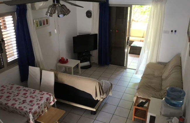 Beach House in Larnaca - Foto 1