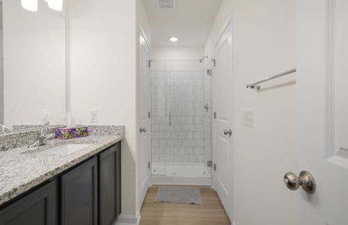 Robert's Retreat - Brand new home w/ gorgeous water views! - Foto 43