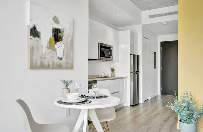 Design District Suites - Photo 48